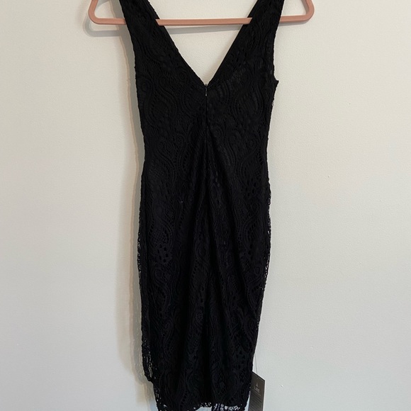 Brand New Le Chateau - Picture 2 of 4